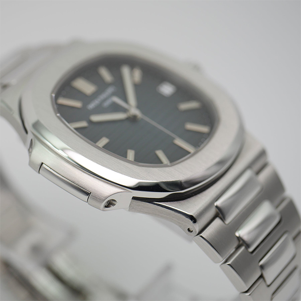 Replica Patek Philippe Nautilus 40 mm 5711/1A-001