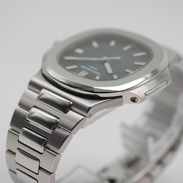 Replica Patek Philippe Nautilus 40 mm 5711/1A-001