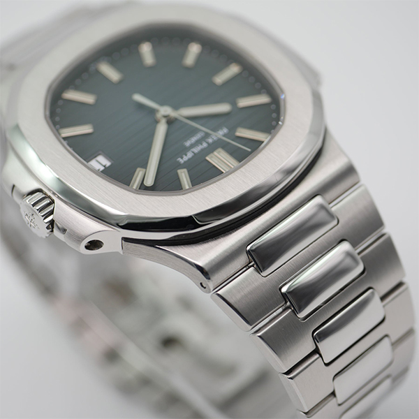 Replica Patek Philippe Nautilus 40 mm 5711/1A-001