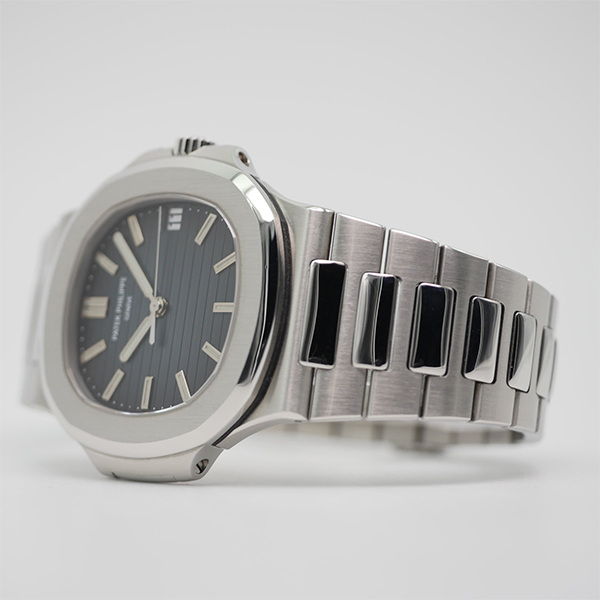 Replica Patek Philippe Nautilus 40 mm 5711/1A-001